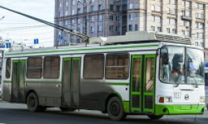 В Челябинске из-за подозрительного пакета оцепили троллейбус №8